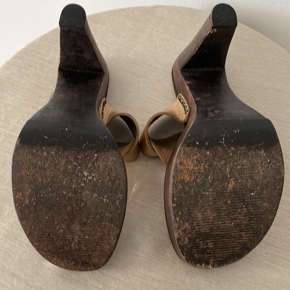 Trendy wood platform sandals from Michael Kors - Picture 4 of 4